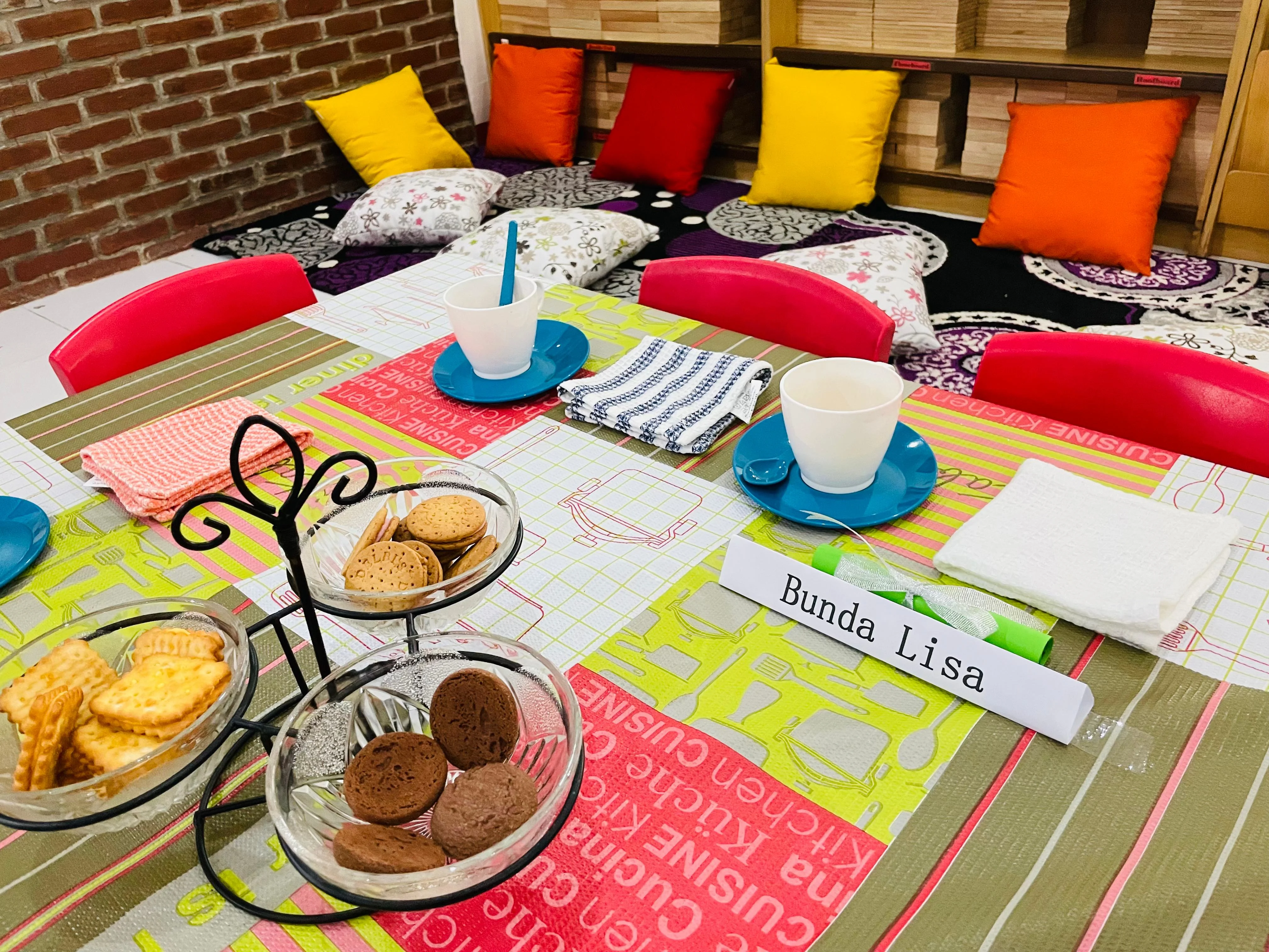 Suasana acara minum teh bersama ibu