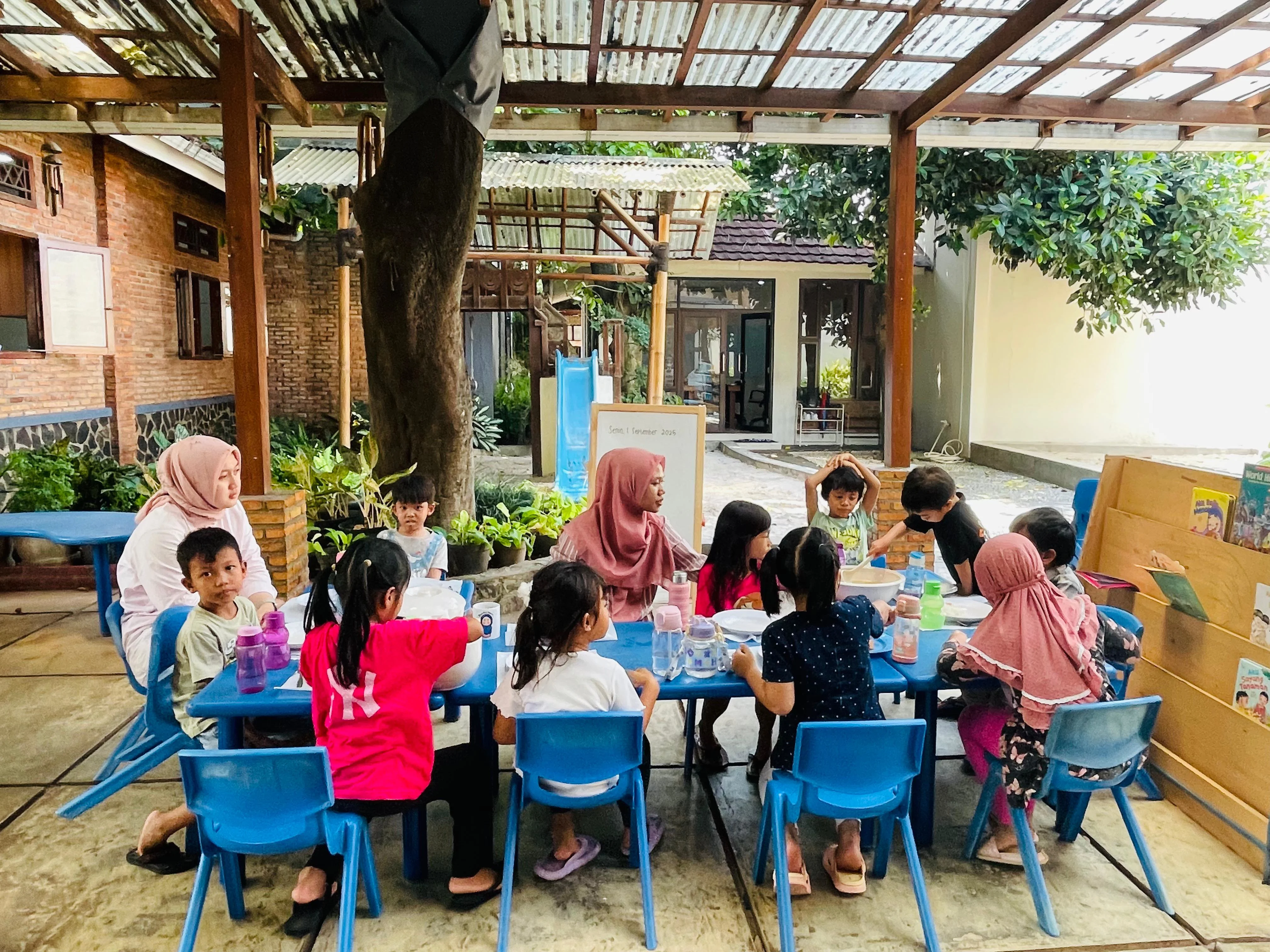 Suasana kegiatan pendidikan makan sehat