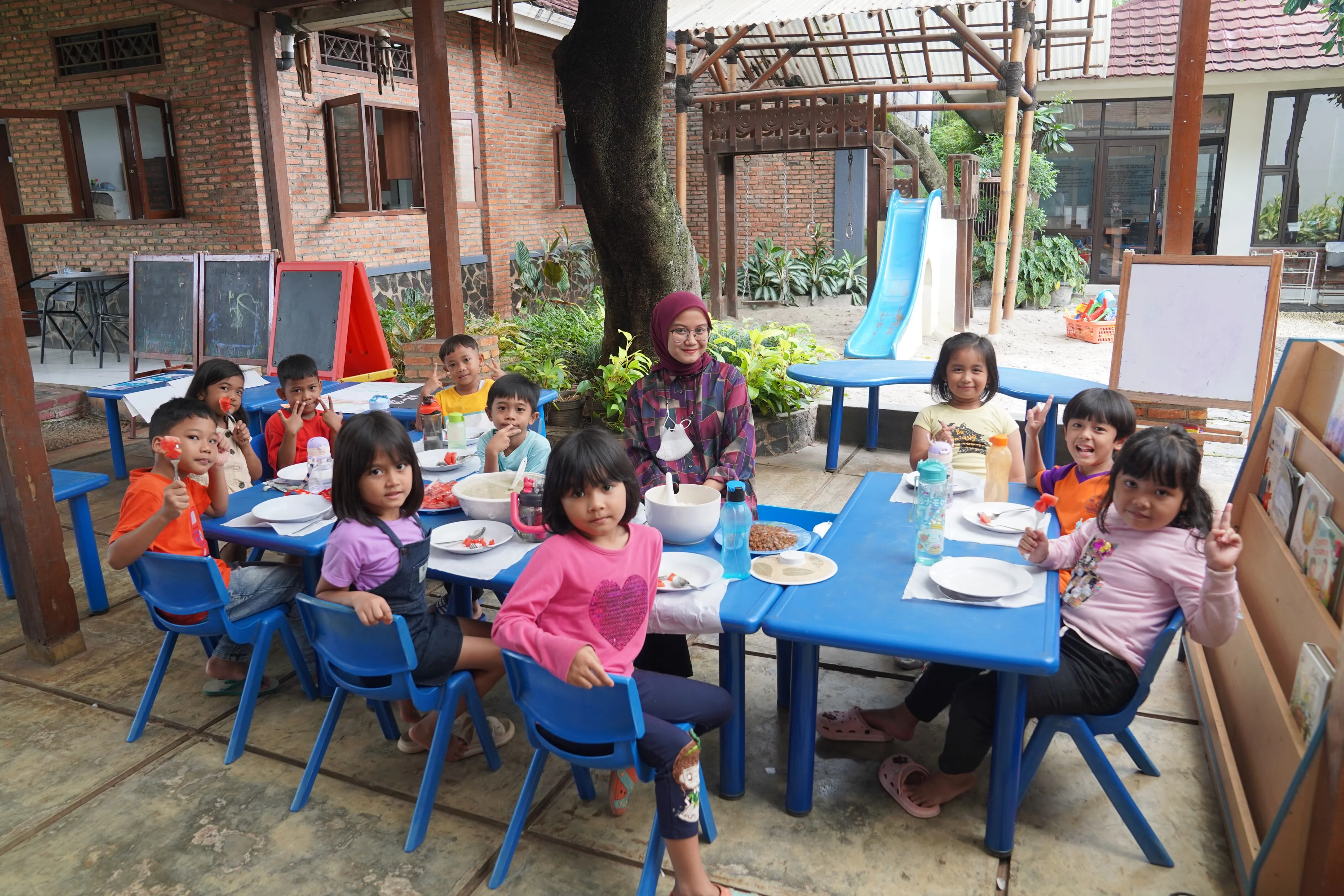 Suasana kegiatan pendidikan makan sehat